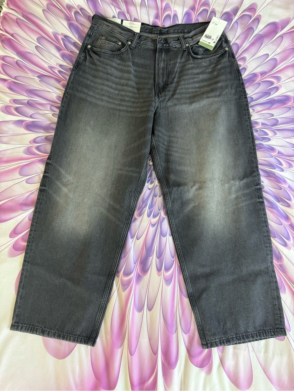 H&M Men's Relaxed-Fit Washed Black Jeans 38x32